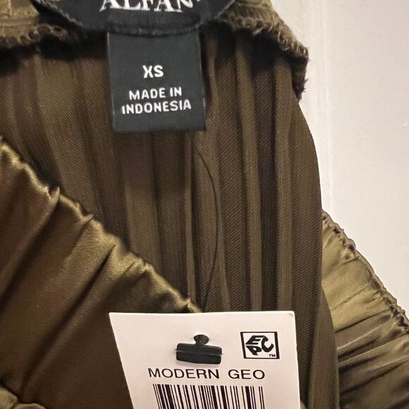 women's silky accordion pleated skirt chartreuse green size xs - Picture 10 of 13